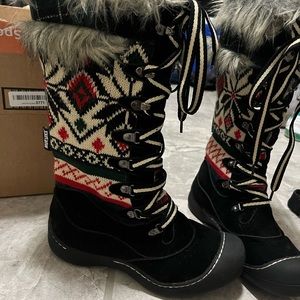 Insulated mukluk boots